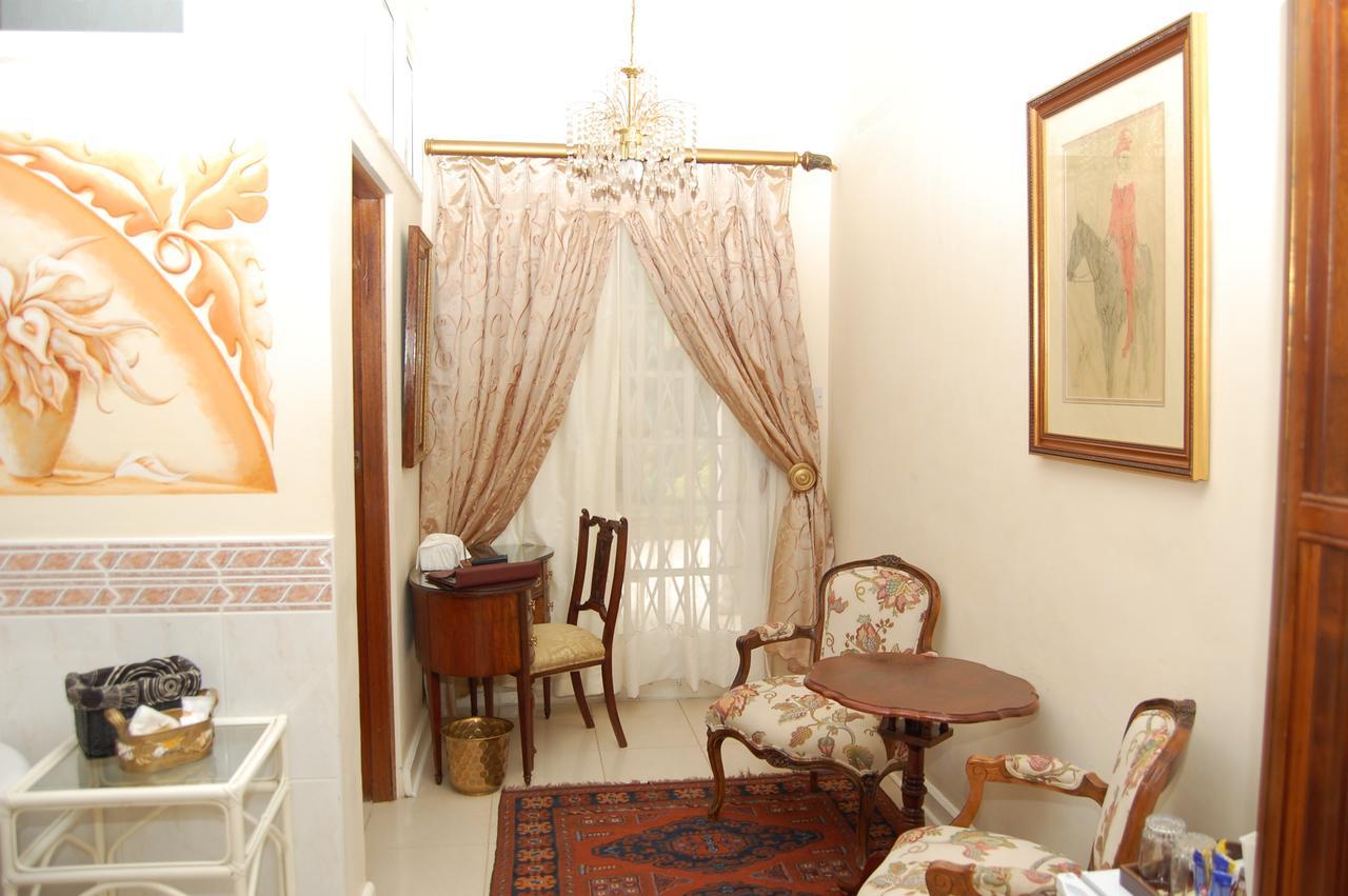 גאבורון Falcon Crest Suites מראה חיצוני תמונה